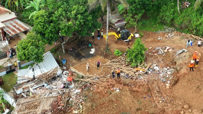 Longsor Cilacap Memasuki Fase Kritis: Korban Meninggal Tembus Angka 13, Tim SAR Kerahkan 22 Alat Berat Kejar 10 Korban Hilang