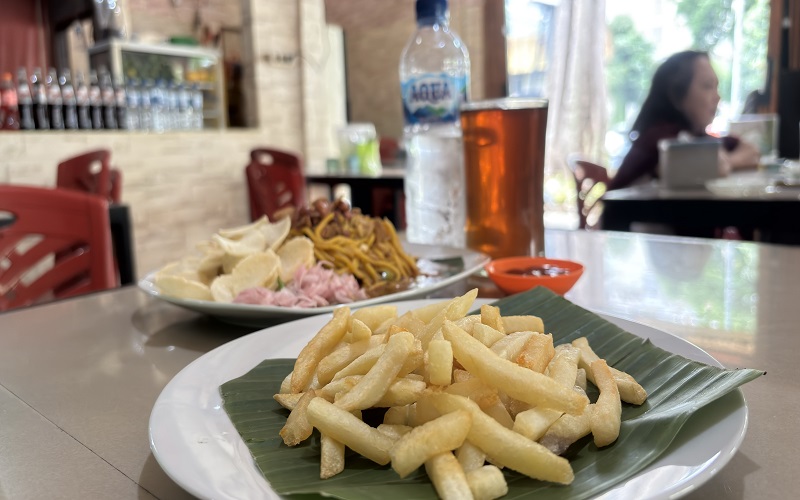Mie Aceh Pertama: Rasanya Bintang Lima, Lokasinya Kaki Lima yang Buka 24 Jam