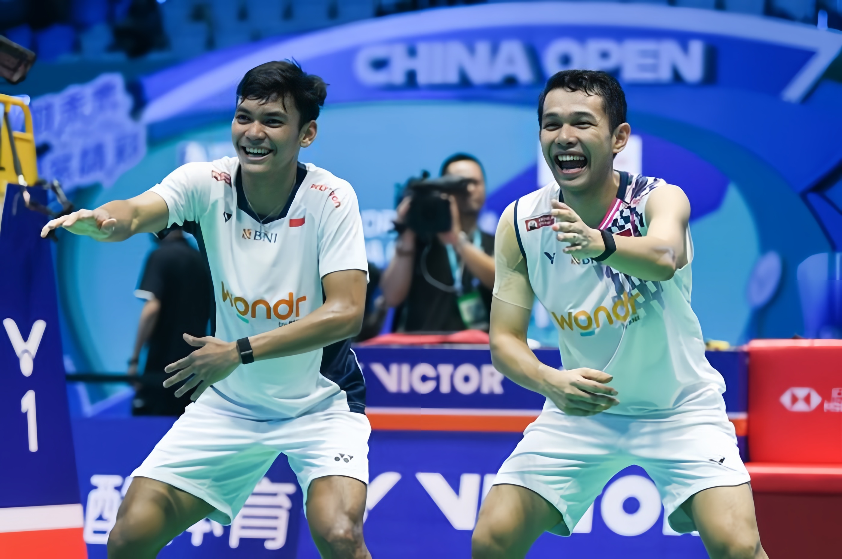 Sensasional! Fajar & Fikri Ukir Sejarah di China Open 2025, Ganda Malaysia Jadi Saksi Bisu Dominasi Merah Putih!