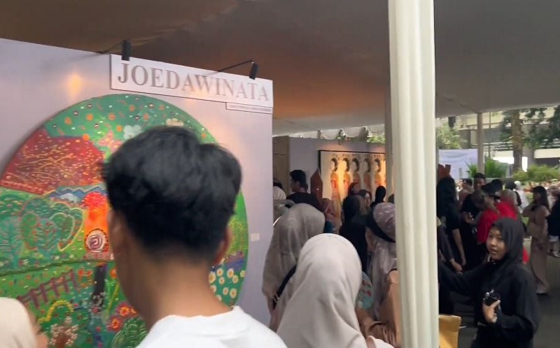 Kepulangan Sang Ikon: Setelah Satu Dekade, Pasar Seni ITB 2025 Memeluk Kembali Kenangan Bandung
