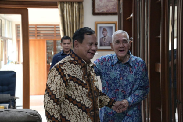 Pensiunan TNI Serukan Pemakzulan Wapres Gibran, Minta Presiden Prabowo Tindaklanjuti