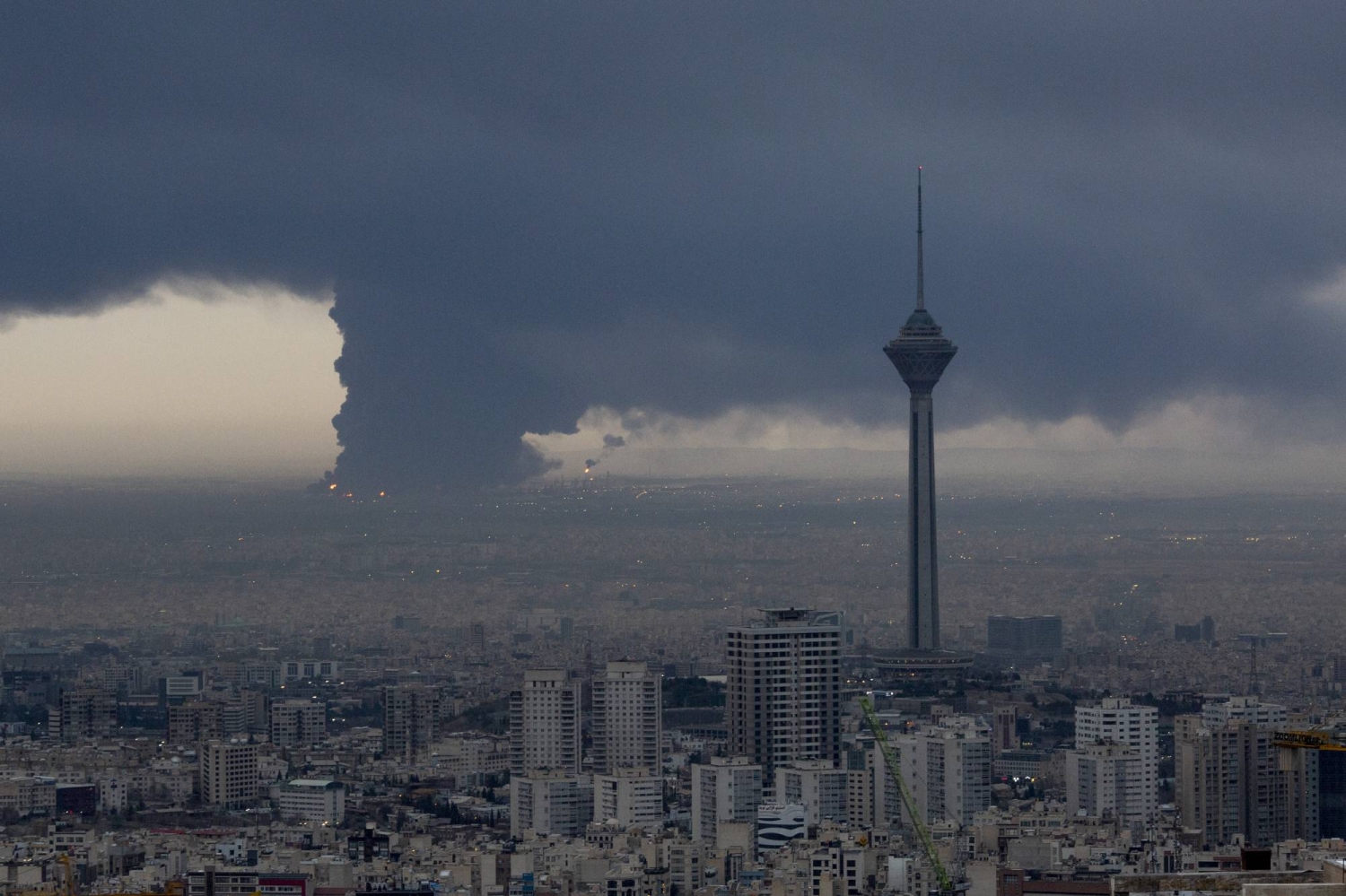 Strategi Iran Hadapi Perang: Mengandalkan Ketahanan dan Tekanan Energi Global