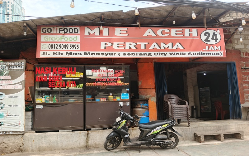 Mie Aceh Pertama: Rasanya Bintang Lima, Lokasinya Kaki Lima yang Buka 24 Jam